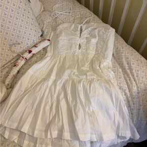 White Sleeveless Dress